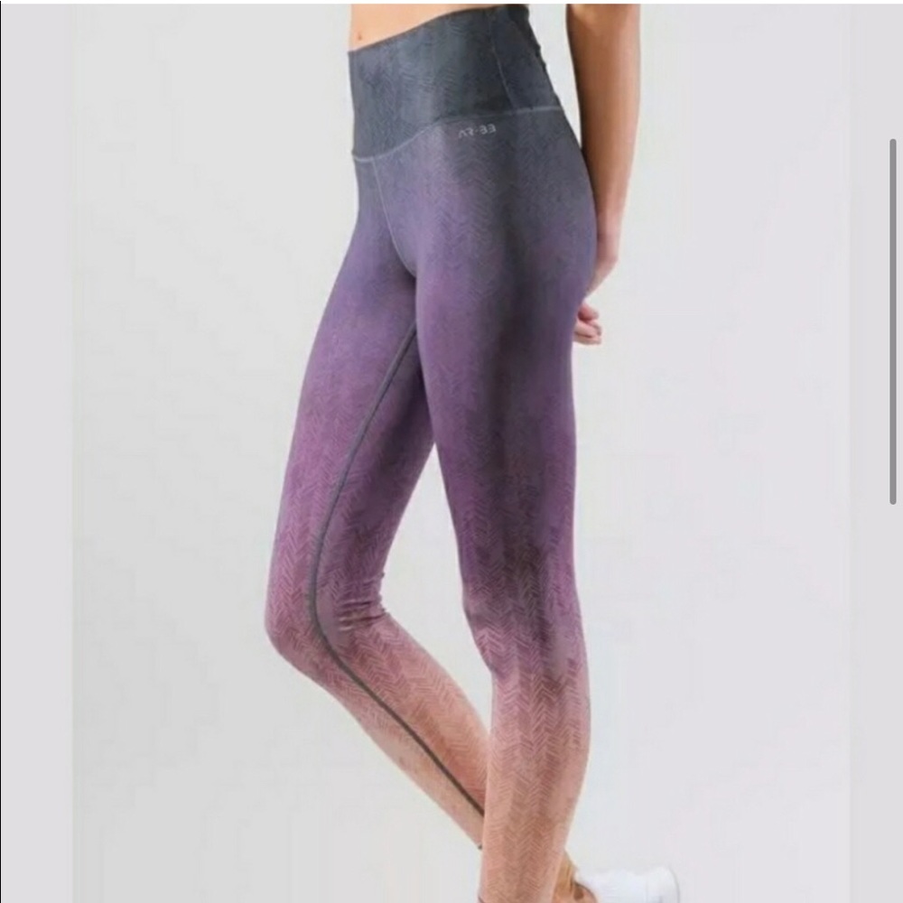 AR-33 Medium High Rise Ombre Full Length Leggings